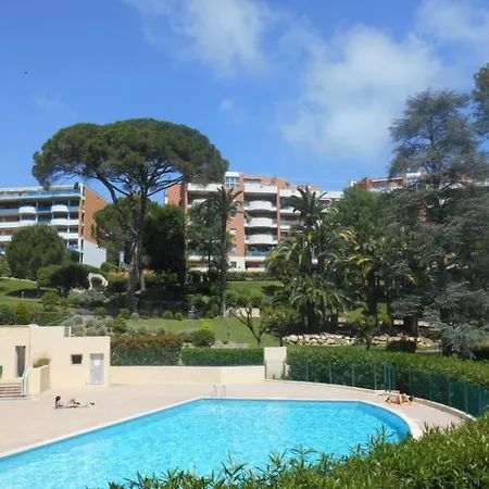 Proche Plages Dans Superbe Avec Piscine, Tennis Et Wifi